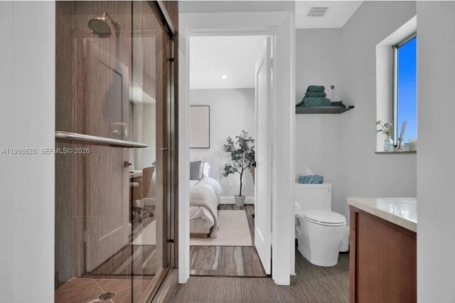 1050 Jefferson St, Hollywood, FL 33019