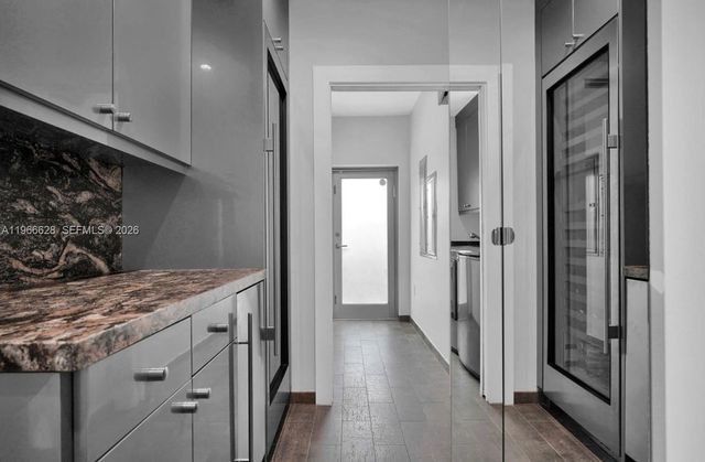 1050 Jefferson St, Hollywood, FL 33019