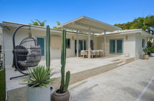 1050 Jefferson St, Hollywood, FL 33019