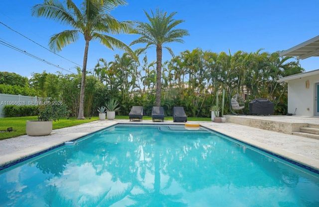 1050 Jefferson St, Hollywood, FL 33019