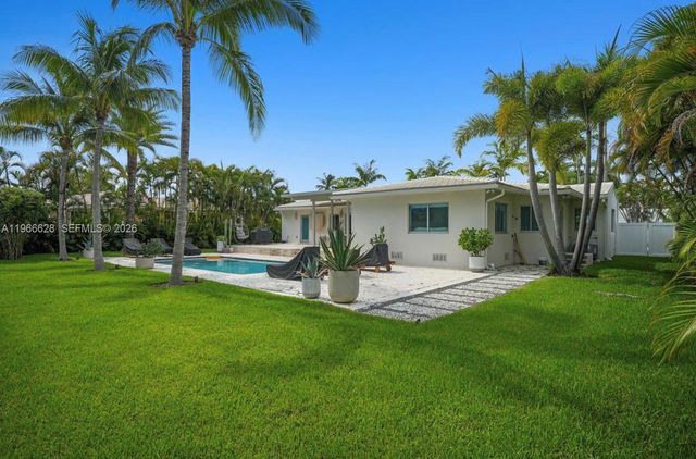 1050 Jefferson St, Hollywood, FL 33019