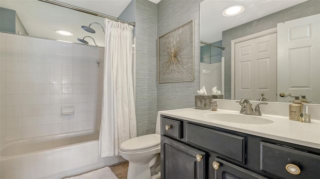 750 N TAMIAMI TRAIL 304, Sarasota, FL 34236