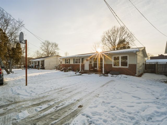 102 McConkey Ave, Barboursville, WV 25504