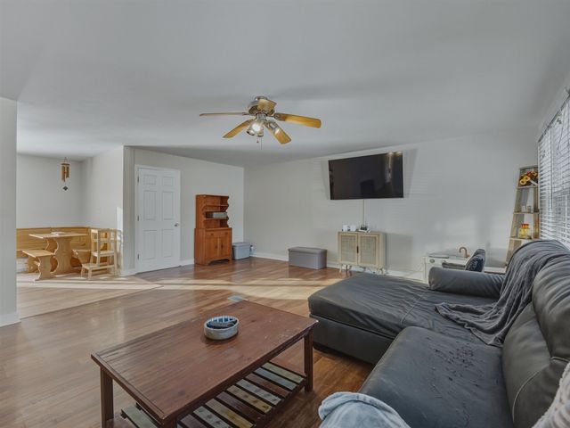 102 McConkey Ave, Barboursville, WV 25504