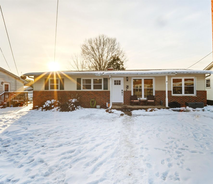 102 McConkey Ave, Barboursville, WV 25504