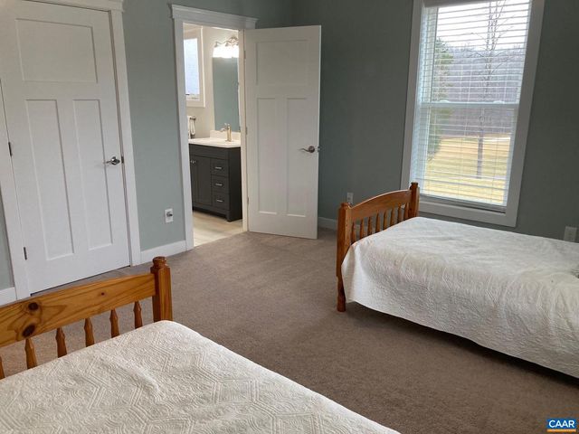 267 HERITAGE DR, Zion Crossroads, VA 22942