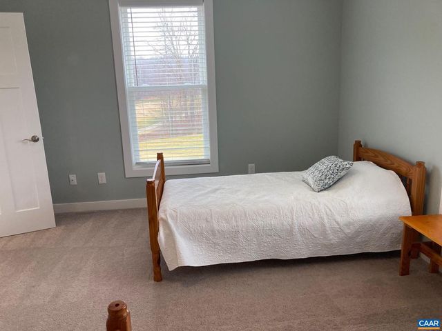 267 HERITAGE DR, Zion Crossroads, VA 22942