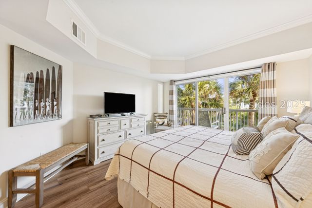 77 Ocean Ln Apt 212, Hilton Head Island, SC 29928