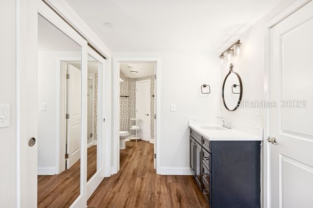 77 Ocean Ln Apt 212, Hilton Head Island, SC 29928