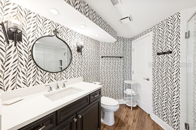 77 Ocean Ln Apt 212, Hilton Head Island, SC 29928