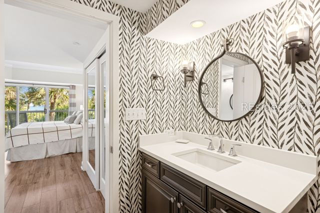 77 Ocean Ln Apt 212, Hilton Head Island, SC 29928