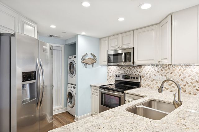 77 Ocean Ln Apt 212, Hilton Head Island, SC 29928