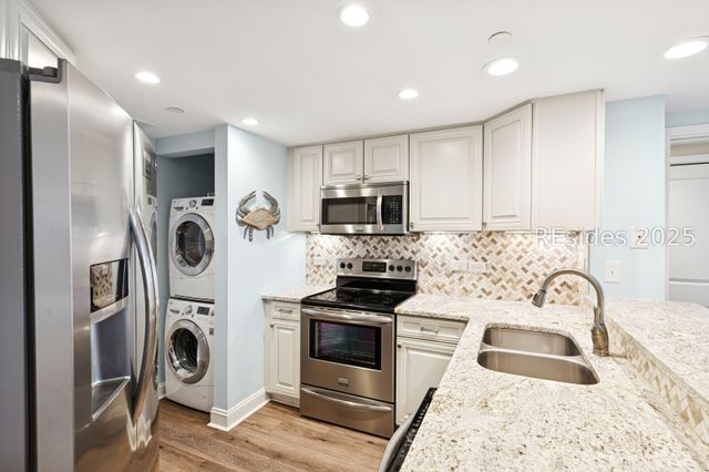 77 Ocean Ln Apt 212, Hilton Head Island, SC 29928