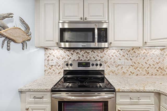 77 Ocean Ln Apt 212, Hilton Head Island, SC 29928