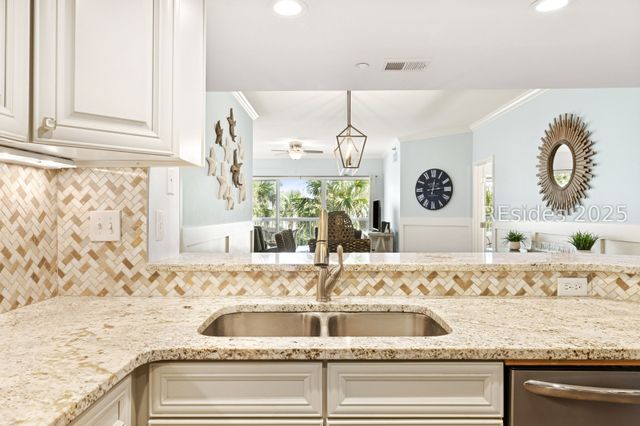 77 Ocean Ln Apt 212, Hilton Head Island, SC 29928