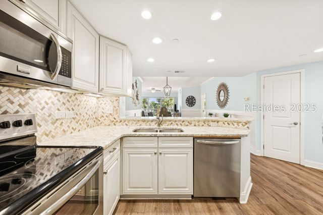 77 Ocean Ln Apt 212, Hilton Head Island, SC 29928