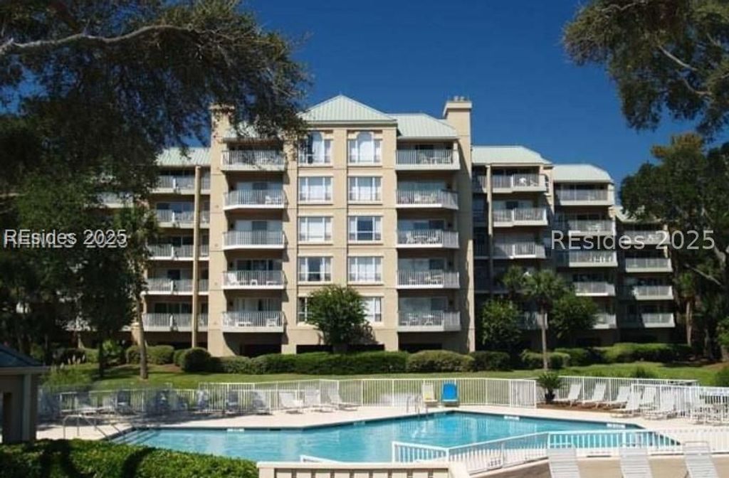77 Ocean Ln Apt 212, Hilton Head Island, SC 29928