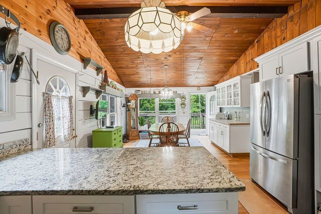 59 Woodland Rd, Southborough, MA 01772