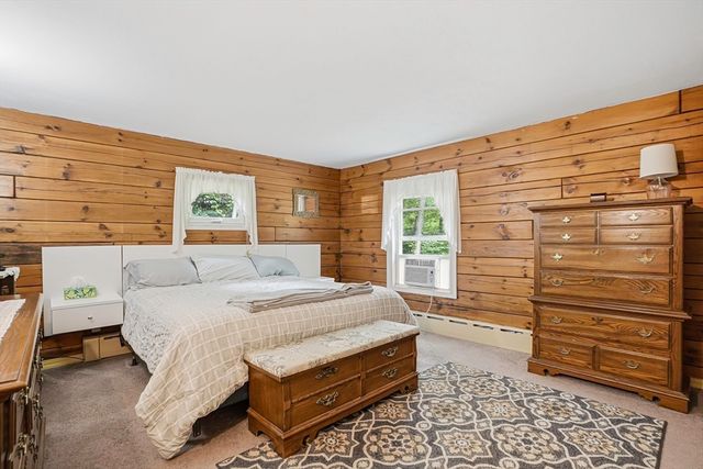 59 Woodland Rd, Southborough, MA 01772