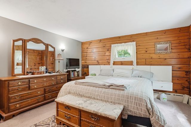 59 Woodland Rd, Southborough, MA 01772