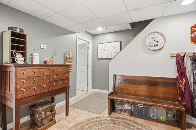 59 Woodland Rd, Southborough, MA 01772