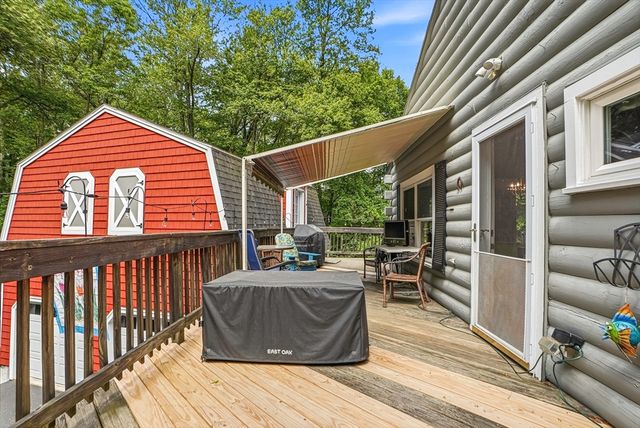 59 Woodland Rd, Southborough, MA 01772