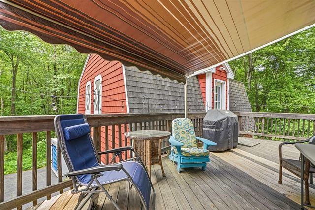 59 Woodland Rd, Southborough, MA 01772