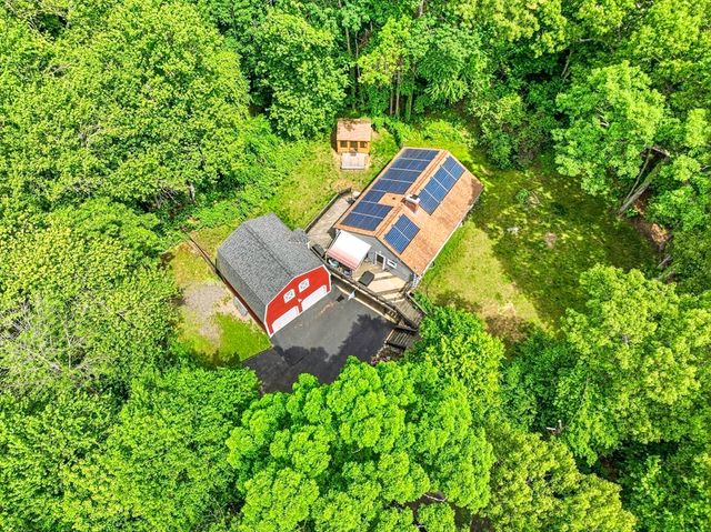 59 Woodland Rd, Southborough, MA 01772