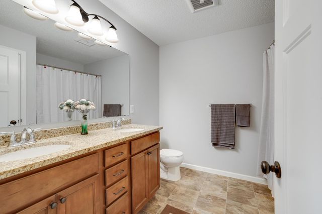 11340 Sandcastle Drive D, Woodbury, MN 55129