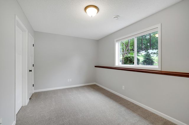 11340 Sandcastle Drive D, Woodbury, MN 55129