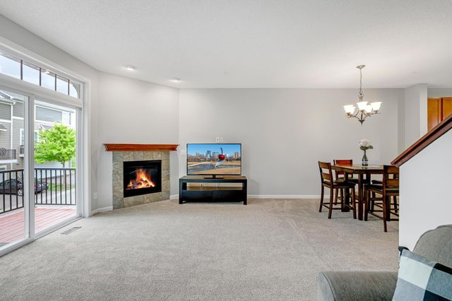 11340 Sandcastle Drive D, Woodbury, MN 55129