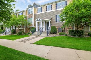 11340 Sandcastle Drive D, Woodbury, MN 55129