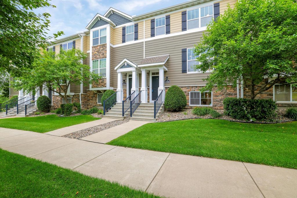 11340 Sandcastle Drive D, Woodbury, MN 55129