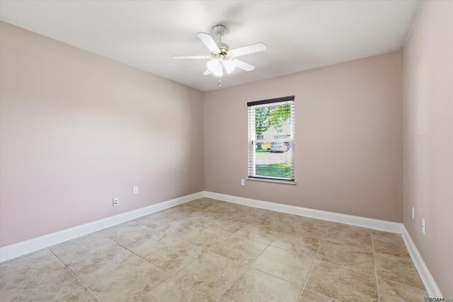 18606 Perkins Oak Rd, Prairieville, LA 70769