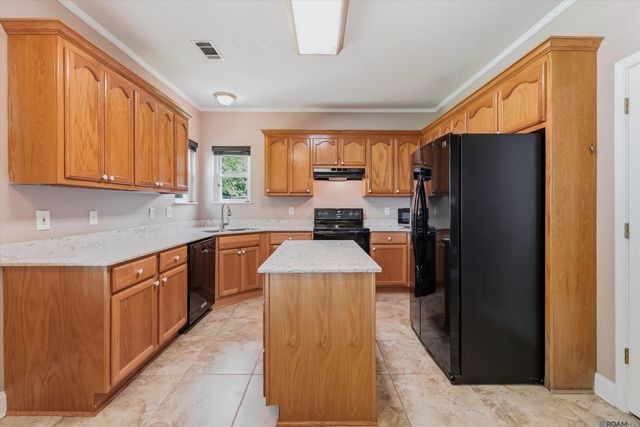 18606 Perkins Oak Rd, Prairieville, LA 70769