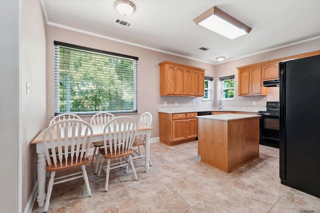 18606 Perkins Oak Rd, Prairieville, LA 70769