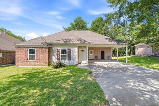 18606 Perkins Oak Rd, Prairieville, LA 70769