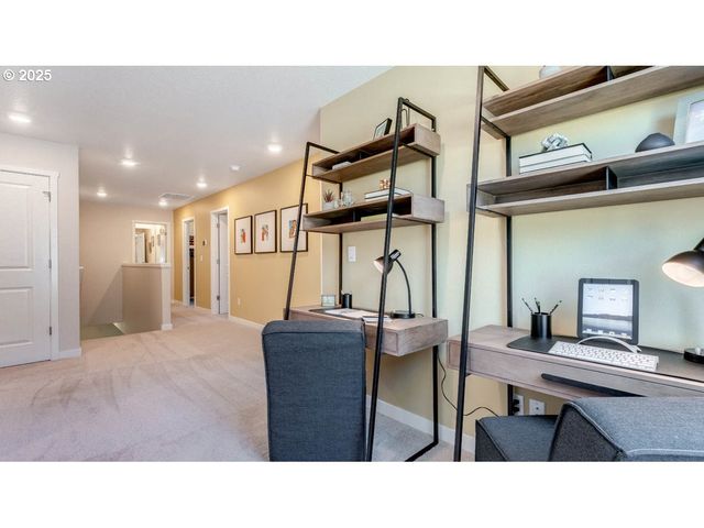 9371 Se Crystal Rose St, Happy Valley, OR 97086