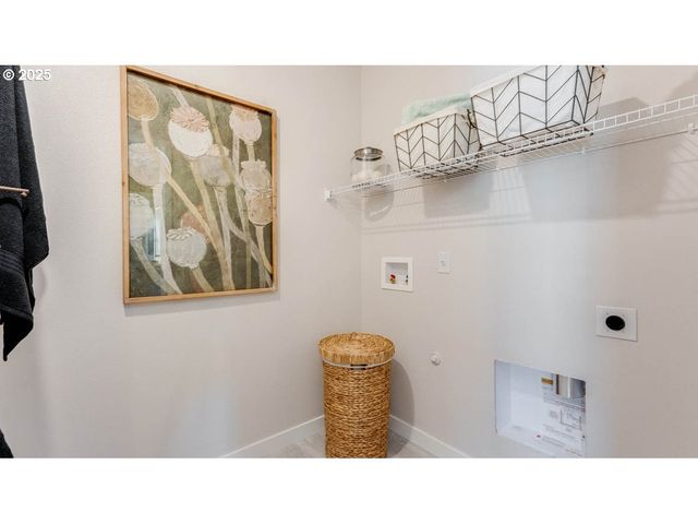 9371 Se Crystal Rose St, Happy Valley, OR 97086