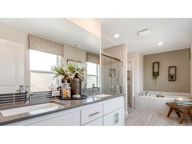 9371 Se Crystal Rose St, Happy Valley, OR 97086