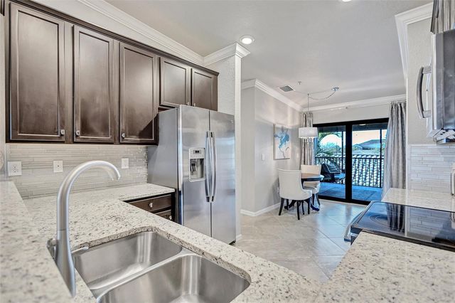 5548 PALMER CIRCLE 205, Bradenton, FL 34211