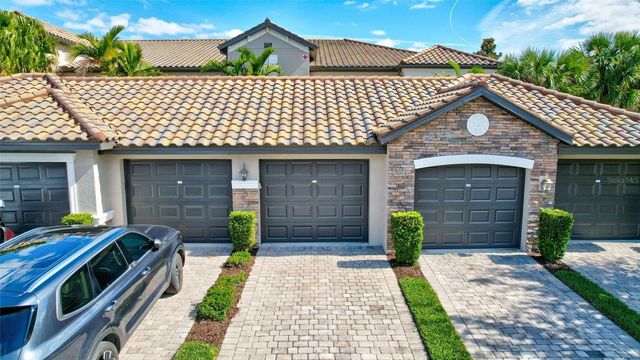 5548 PALMER CIRCLE 205, Bradenton, FL 34211