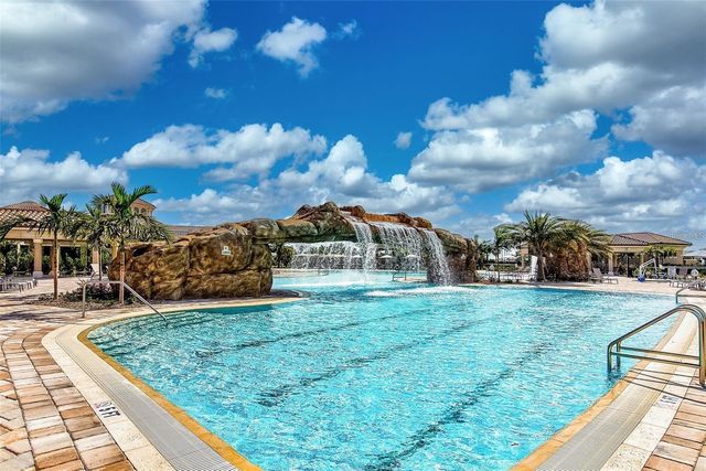 5548 PALMER CIRCLE 205, Bradenton, FL 34211