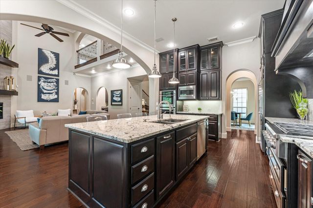 19 Paloma Bend Place, The Woodlands, TX 77389
