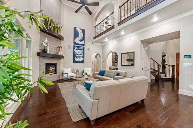 19 Paloma Bend Place, The Woodlands, TX 77389