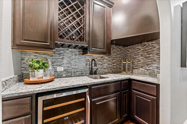 19 Paloma Bend Place, The Woodlands, TX 77389