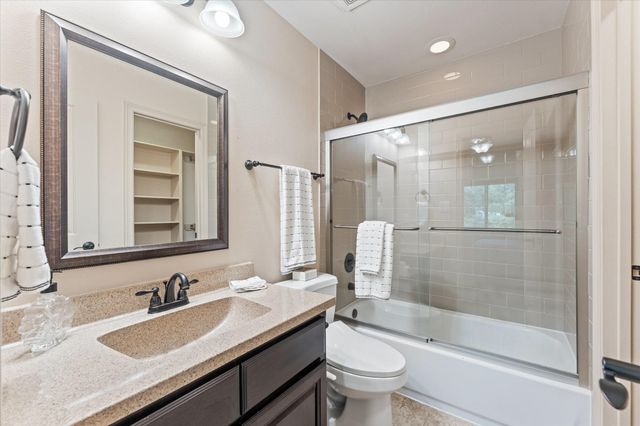 19 Paloma Bend Place, The Woodlands, TX 77389