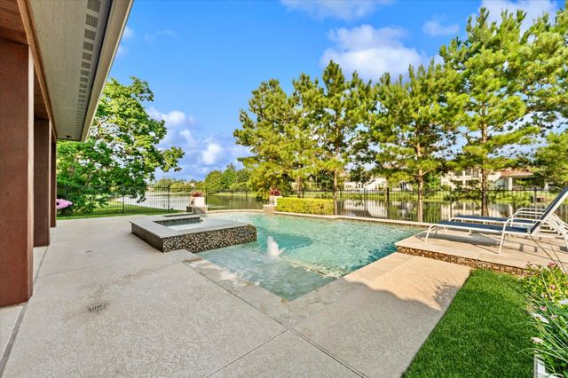 19 Paloma Bend Place, The Woodlands, TX 77389