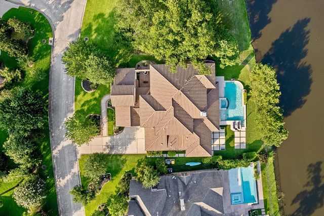 19 Paloma Bend Place, The Woodlands, TX 77389
