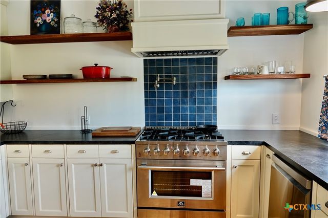 801 Reynolds, Goldthwaite, TX 76844